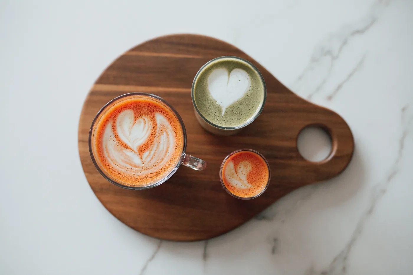 Verschiedene Kaffeegetränke mit Milchschaum als GRAEF Moodmotiv